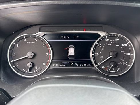Used 2025 Nissan Rogue SV FWD image 27