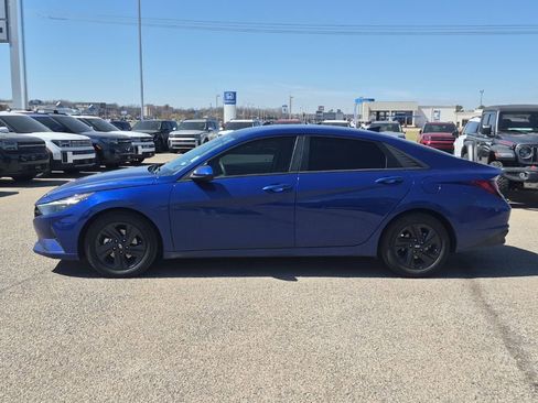 Used 2022 Hyundai Elantra SEL image 4