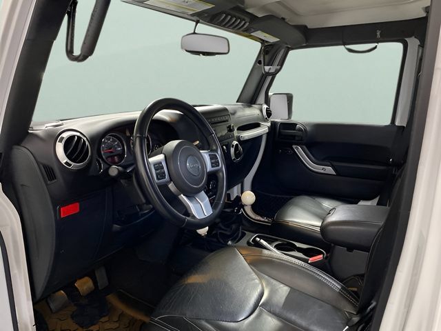Used 2015 Jeep Wrangler Unlimited Rubicon AWD/4WD image 11