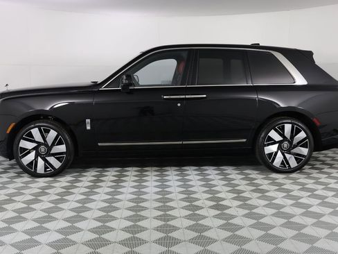New 2026 Rolls-Royce Cullinan AWD/4WD image 2