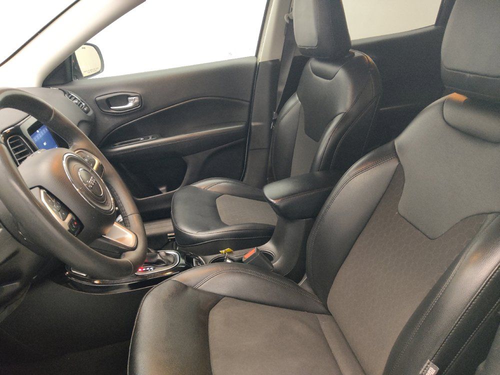 Used 2021 Jeep Compass Latitude w/ Sun and Sound Group FWD image 17