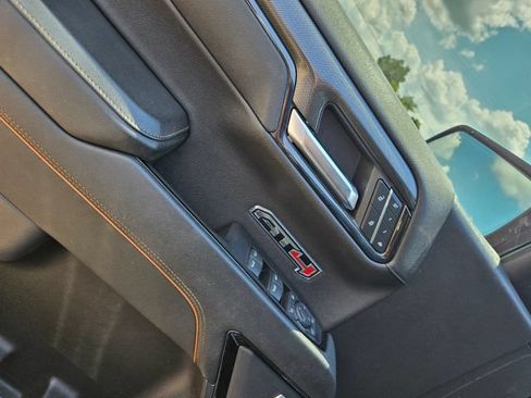 Used 2024 GMC Sierra 1500 AT4 w/ Technology Package AWD/4WD image 11
