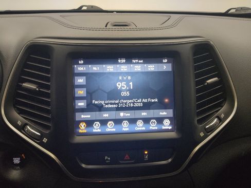 Used 2021 Jeep Cherokee Latitude Lux w/ Sun & Sound Group AWD/4WD image 25