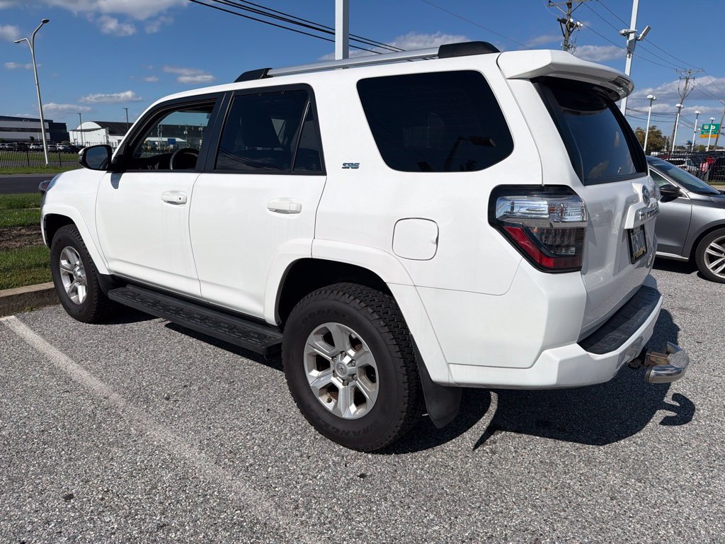 Used 2020 Toyota 4Runner SR5 Premium w/ Moonroof Package AWD/4WD image 4