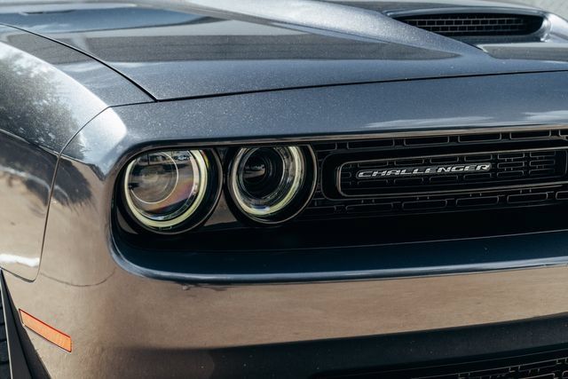 Used 2015 Dodge Challenger SRT w/ Technology Group RWD image 50