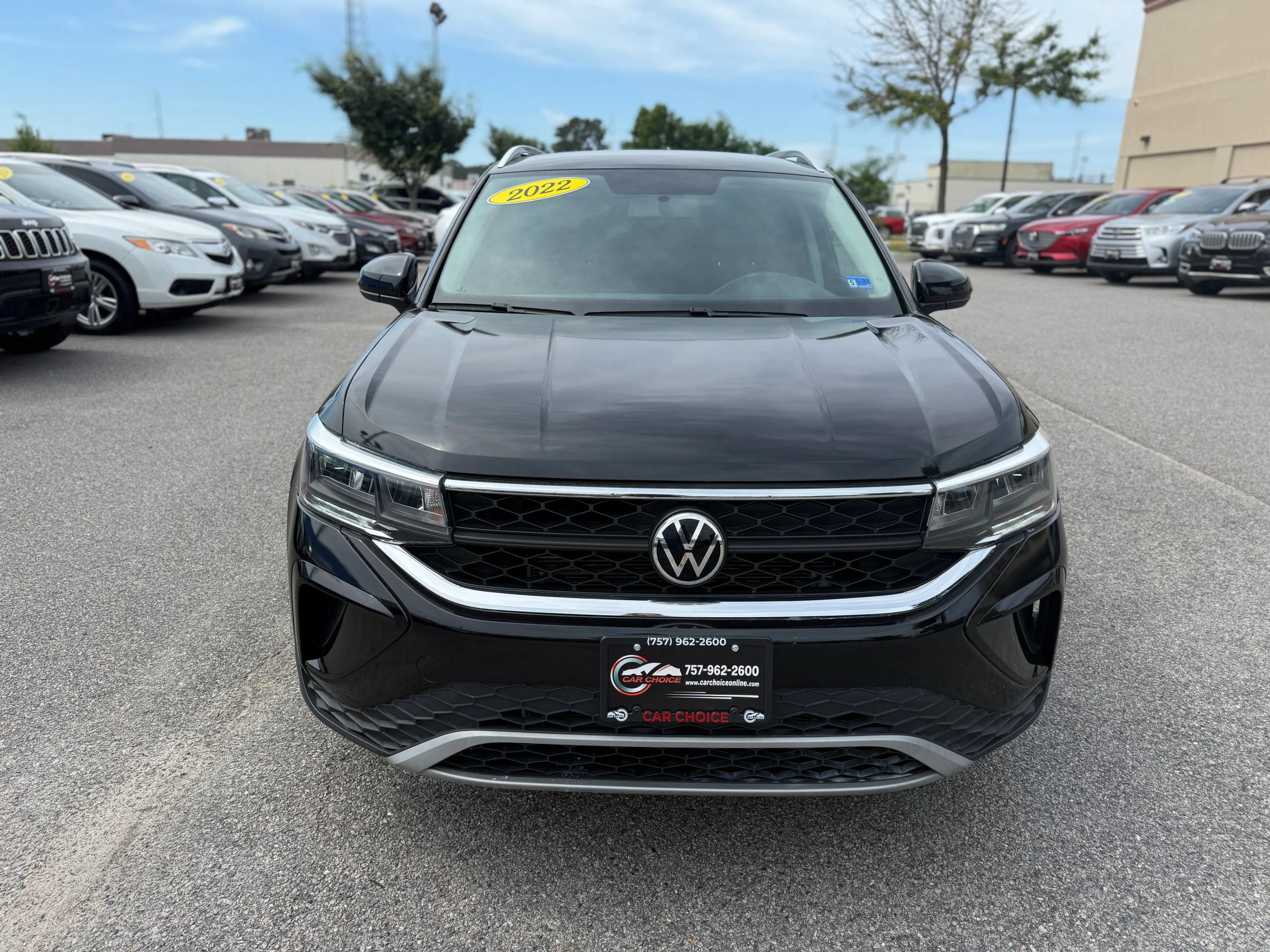 Used 2022 Volkswagen Taos SE FWD image 5