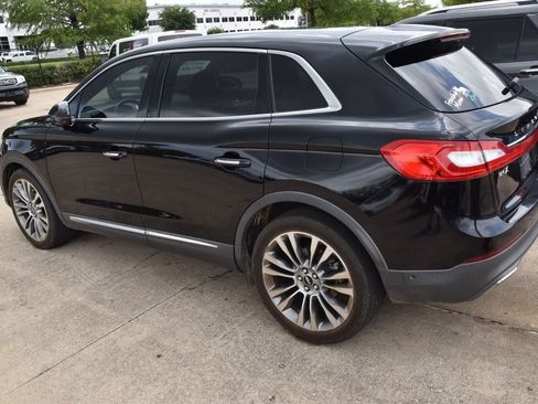 Used 2017 Lincoln MKX Reserve w/ Driver Assistance Package FWD image 8