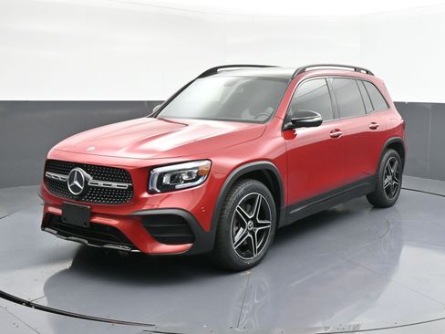 Used 2023 Mercedes-Benz GLB 250 image 4