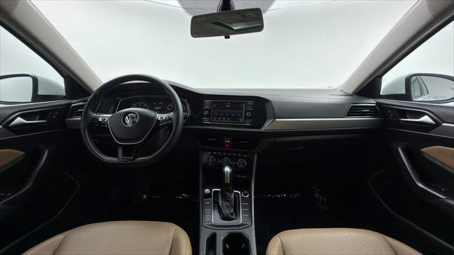 Used 2020 Volkswagen Jetta SE w/ SE Cold Weather Package FWD image 26