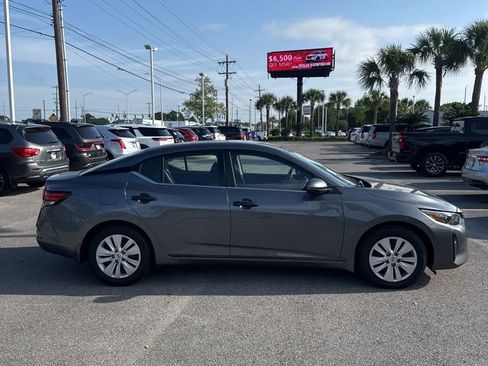 Used 2025 Nissan Sentra S image 4