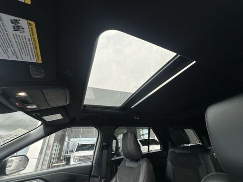 Used 2025 Ford Explorer ST w/ Sun And Sound Package image 28