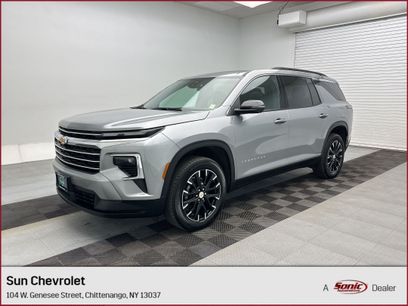 Certified 2025 Chevrolet Traverse LT w/ Sun and Wheel Package