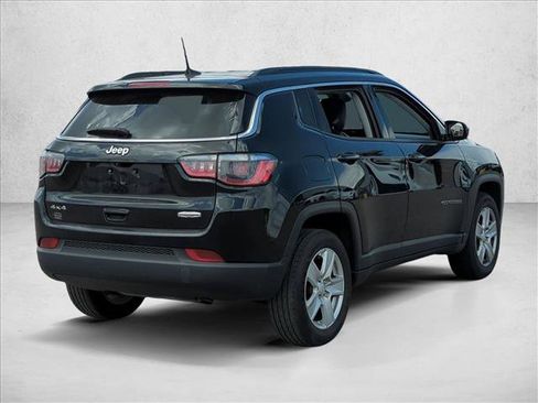 Used 2022 Jeep Compass Latitude w/ Convenience Group AWD/4WD image 5