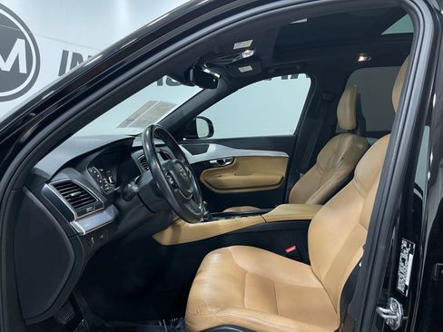 Used 2018 Volvo XC90 T5 Momentum w/ Convenience Package image 13