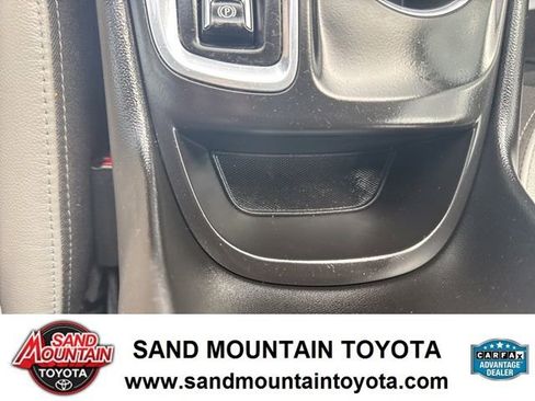 Used 2019 Chevrolet Equinox Premier image 20