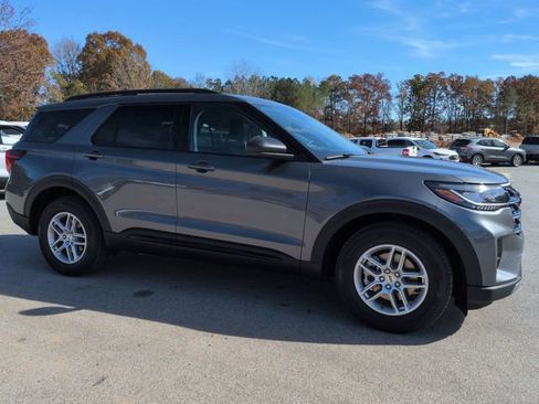 New 2026 Ford Explorer Active w/ Active Comfort Package image 2
