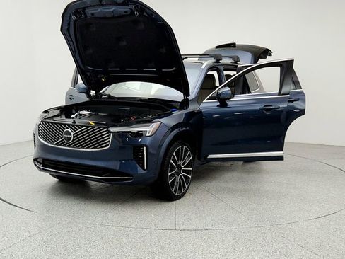 Certified 2026 Volvo XC90 B6 Plus w/ Protection Package Premier image 9