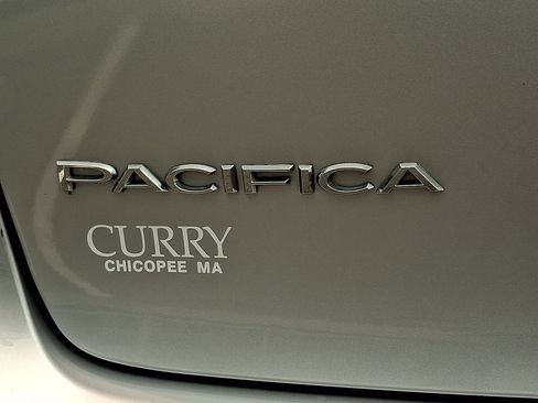 Used 2024 Chrysler Pacifica Touring-L FWD image 35