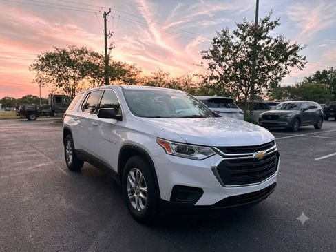 Used 2018 Chevrolet Traverse LS FWD image 3