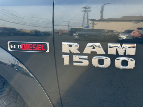 Used 2018 RAM 1500 Laramie w/ Convenience Group image 25
