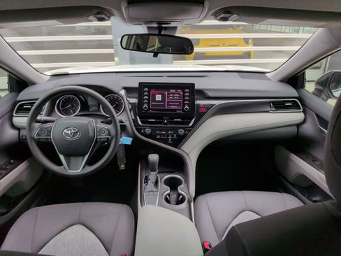 Used 2022 Toyota Camry LE image 21