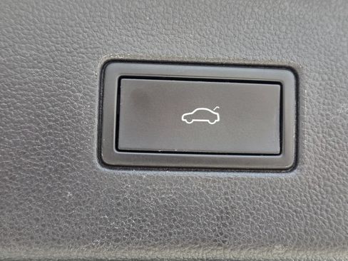 Used 2023 Volkswagen Atlas SE w/ Panoramic Sunroof Package FWD image 22