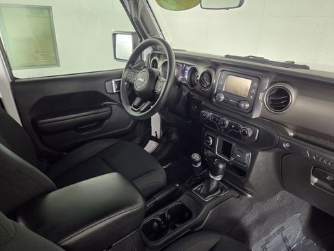 Used 2018 Jeep Wrangler Sport AWD/4WD image 29
