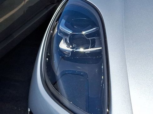 Used 2019 Porsche Macan S AWD/4WD image 4
