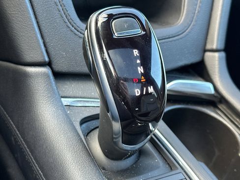 Used 2025 Cadillac XT5 Premium Luxury image 33