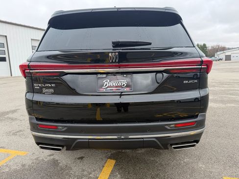 Used 2025 Buick Enclave Preferred image 6