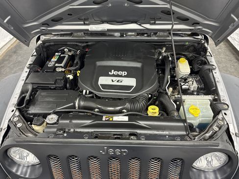 Used 2016 Jeep Wrangler Unlimited Sport AWD/4WD image 6