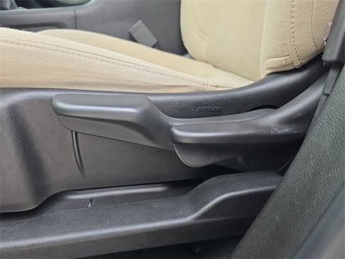 Used 2023 Chevrolet Traverse LS image 17