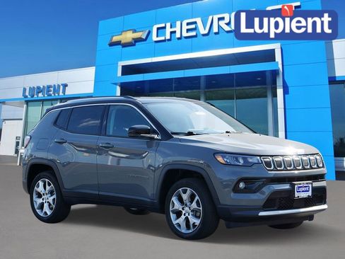 Used 2022 Jeep Compass Limited image 1