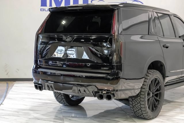 Used 2023 Cadillac Escalade V AWD/4WD image 13