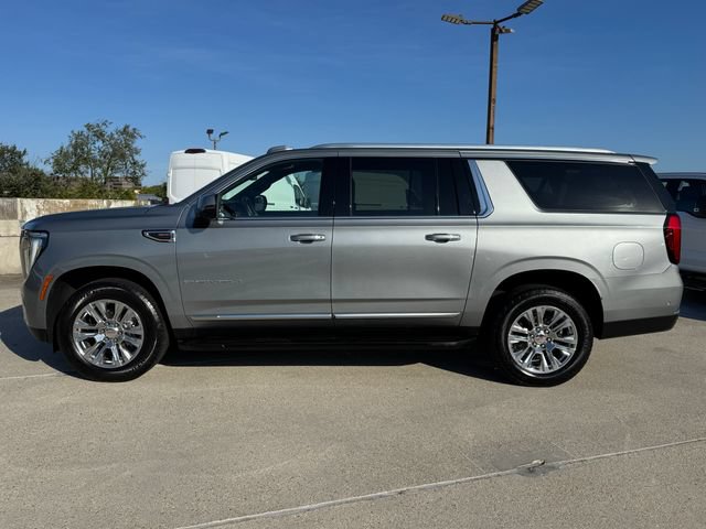 Used 2025 GMC Yukon XL Denali AWD/4WD image 8