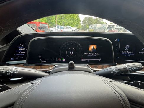 Used 2024 Cadillac Escalade Sport Platinum AWD/4WD image 25