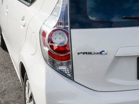 Used 2014 Toyota Prius C Two image 6