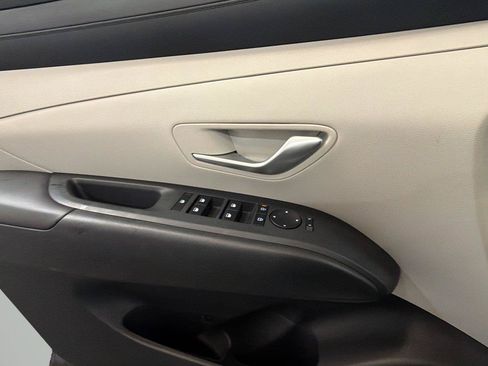 Certified 2025 Hyundai Tucson SE FWD image 23
