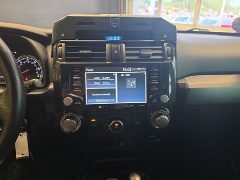Used 2020 Toyota 4Runner TRD Off-Road AWD/4WD image 24