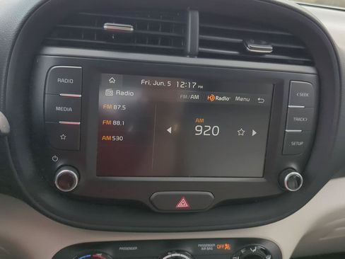 Used 2024 Kia Soul LX w/ Option Group 015 FWD image 16