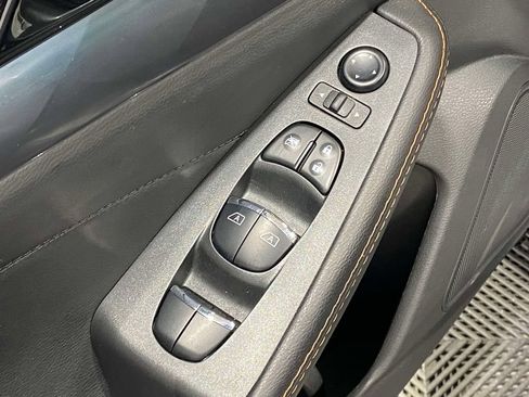 Used 2023 Nissan Maxima SR w/ Sport Mat Group FWD image 19