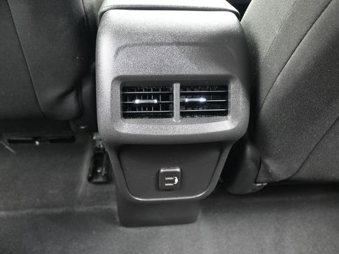 Used 2023 Chevrolet Equinox LS FWD image 35