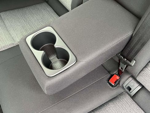 Used 2021 Nissan Rogue SV image 14