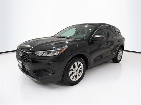 Used 2023 Ford Escape Active image 3