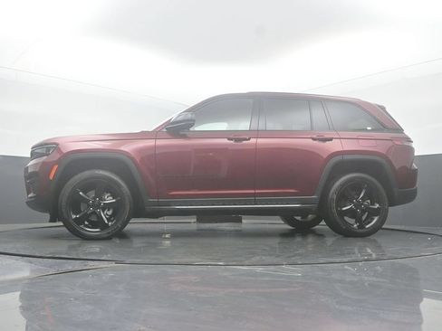 Used 2024 Jeep Grand Cherokee Altitude AWD/4WD image 50