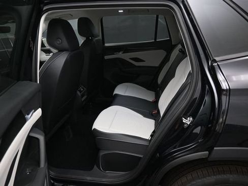 New 2026 Volkswagen Tiguan SE AWD/4WD image 11