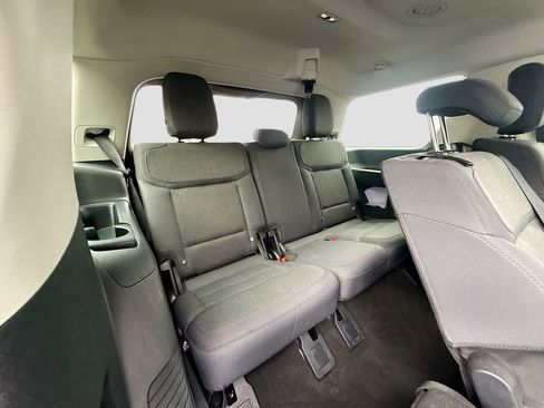 Used 2025 Ford Expedition Active RWD image 34
