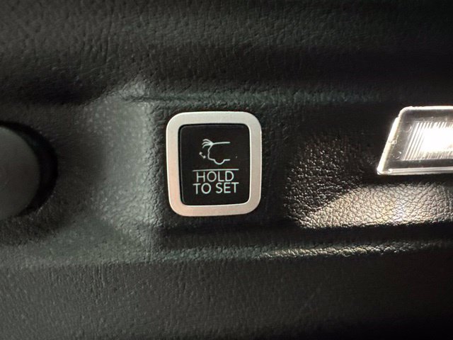Used 2023 Jeep Grand Cherokee L Laredo AWD/4WD image 31