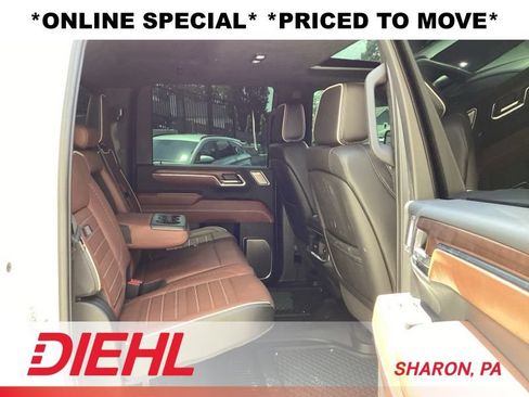 Used 2024 GMC Sierra 3500 Denali Ultimate AWD/4WD image 11