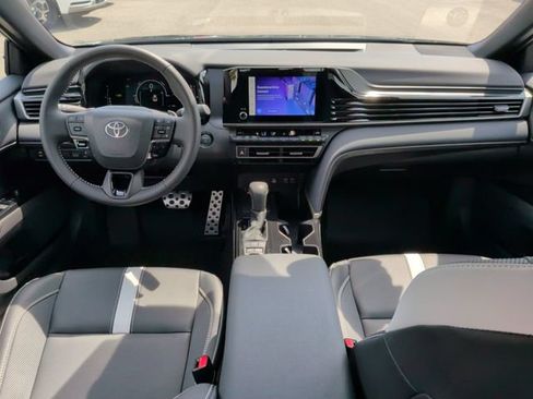 Used 2026 Toyota Camry SE FWD image 25